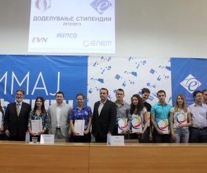 (Македонски) Стипендирањето продолжува за најуспешните студенти на ФЕИТ