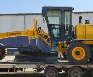 Нов грејдер од денес е дел од механизацијата на РЕК Битола