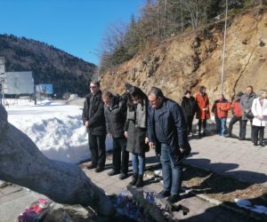 (Македонски) ОДБЕЛЕЖАНА ГОДИШНИНАТА ОД СМРТТА НА ЗАГИНАТИТЕ ГРАДИТЕЛИ НА ХЕС МАВРОВО