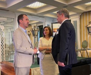 (Македонски) СРЕДБА ВО АТИНА НА ГЕНЕРАЛНИОТ ДИРЕКТОР НА ЕСМ, ВАСКО КОВАЧЕВСКИ СО ДИРЕКТОРОТ НА ЕНЕРГЕТСКАТА ЗАЕДНИЦА, АРТУР ЛОРКОВСКИ