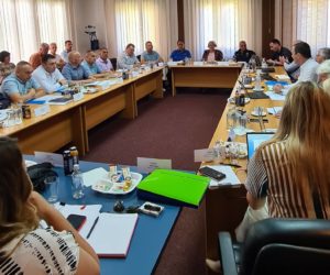 (Македонски) СОСТАНОК НА СИТЕ ДИРЕКТОРИ ВО АД ЕСМ, СЕ ЗГОЛЕМУВА ПЛАНОТ ЗА ПРОИЗВОДСТВО ЗА ЦЕЛОСНО ЗАДОВОЛУВАЊЕ НА ПОТРЕБИТЕ ОД ЕЛЕКТРИЧНА ЕНЕРГИЈА